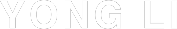 黑色背景上用白色大寫字母寫著「YONG LI」字樣。