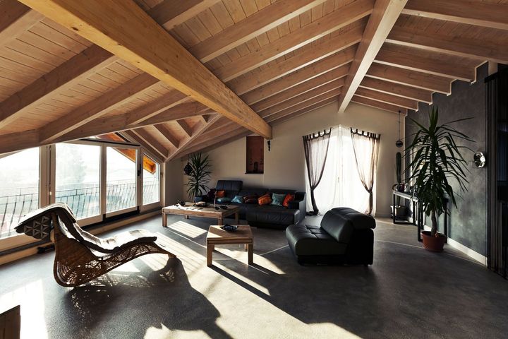 soffitto con travi in legno