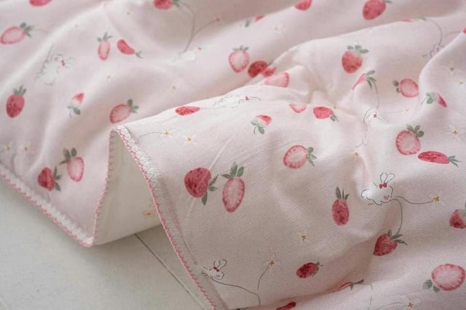 100%莫代爾天絲莓果兔兔四季被