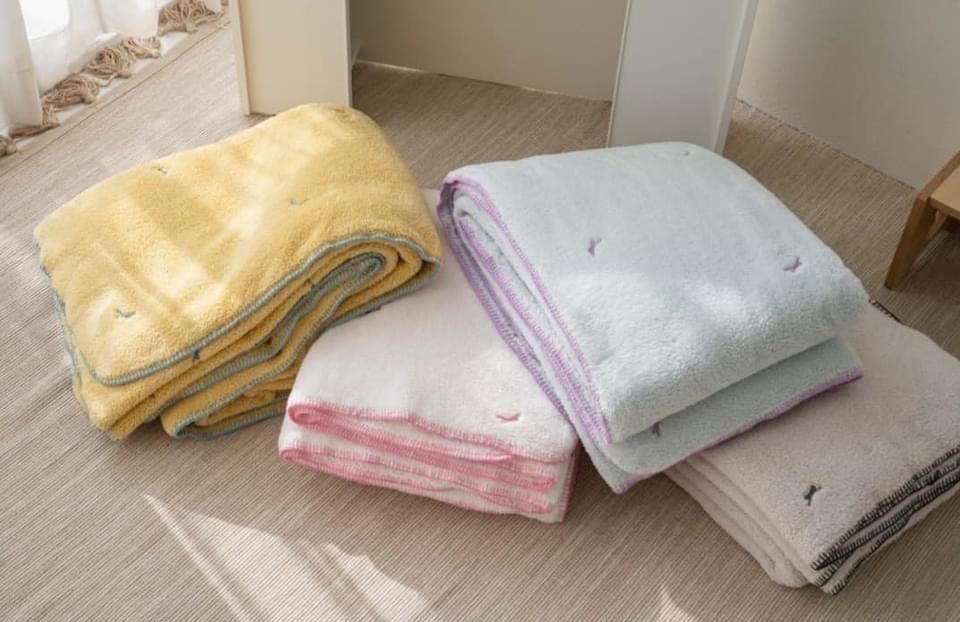 100%短絨刺繡蝴蝶結毯