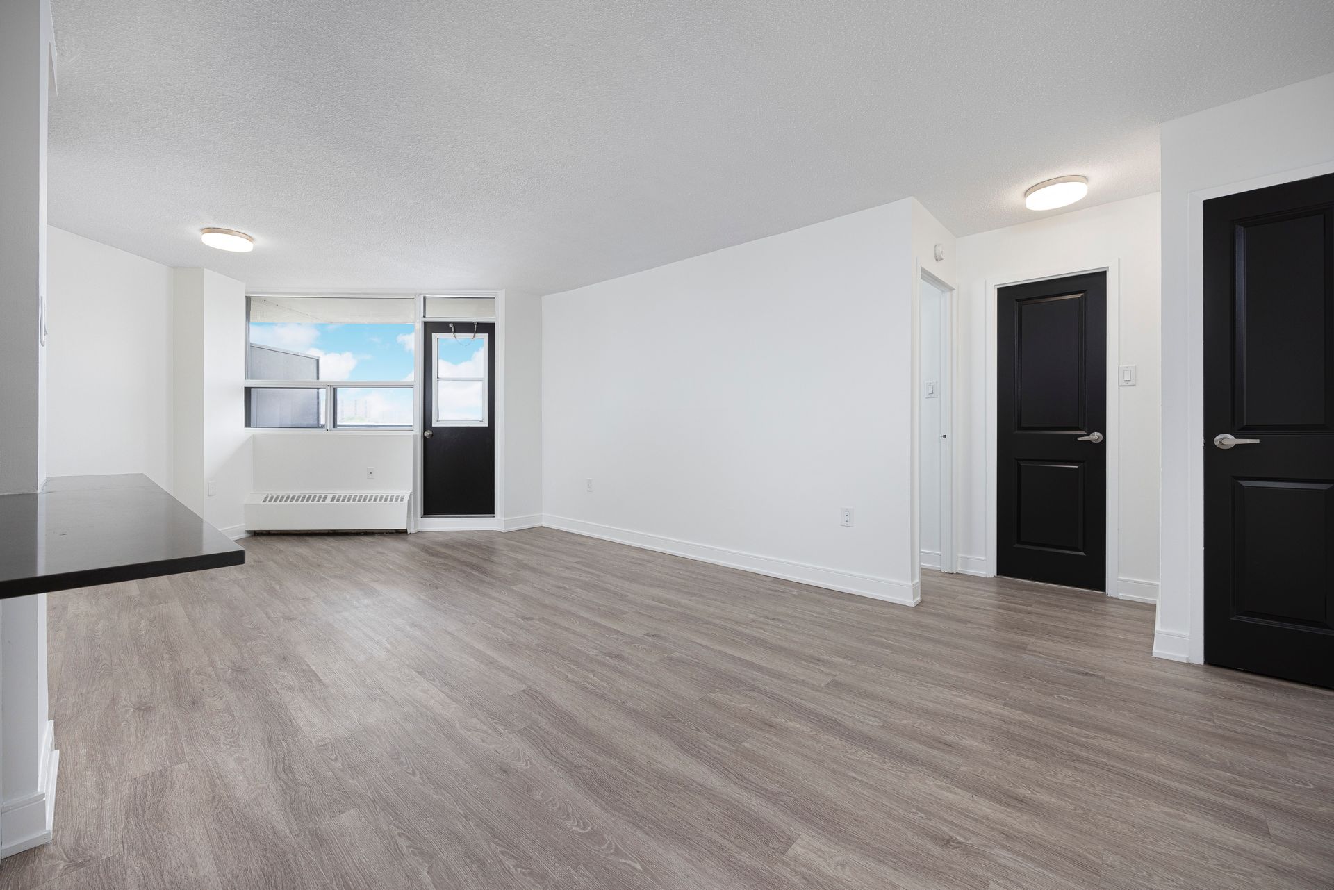 1, 2, and 3 Bedroom Apartments 3122 Hurontario