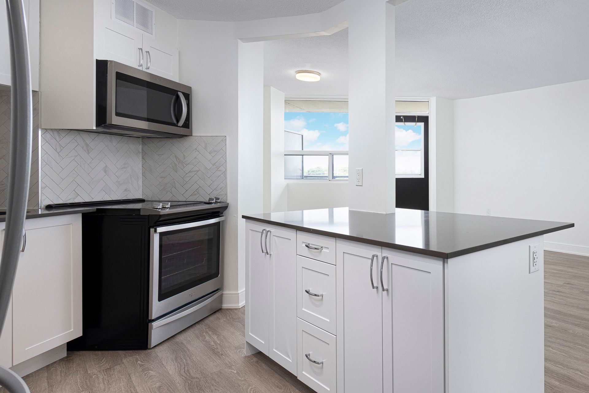 1, 2, and 3 Bedroom Apartments 3122 Hurontario