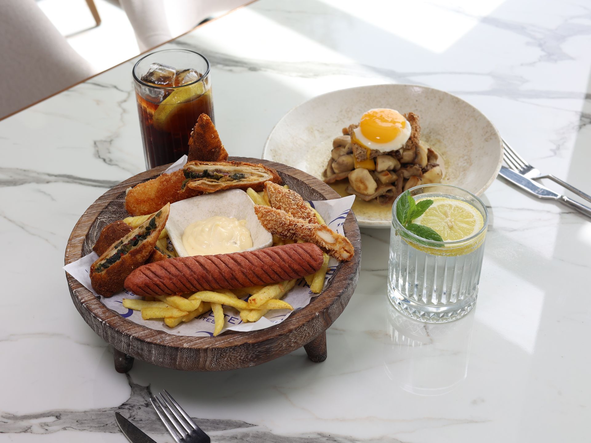 Vira Otel Suites | Deniz Manzaralı Oda