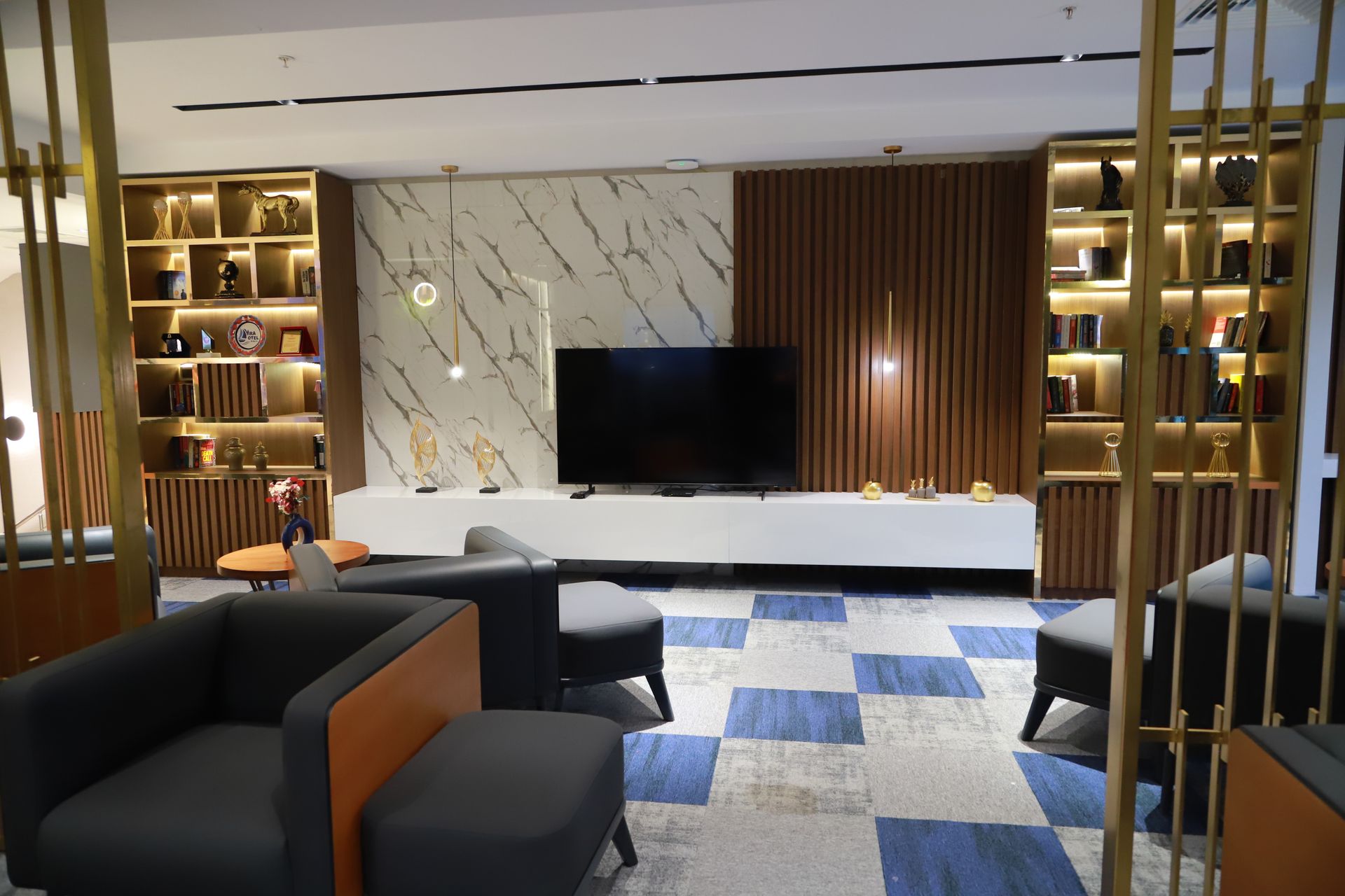 Vira Otel Suites | Deniz Manzaralı Oda