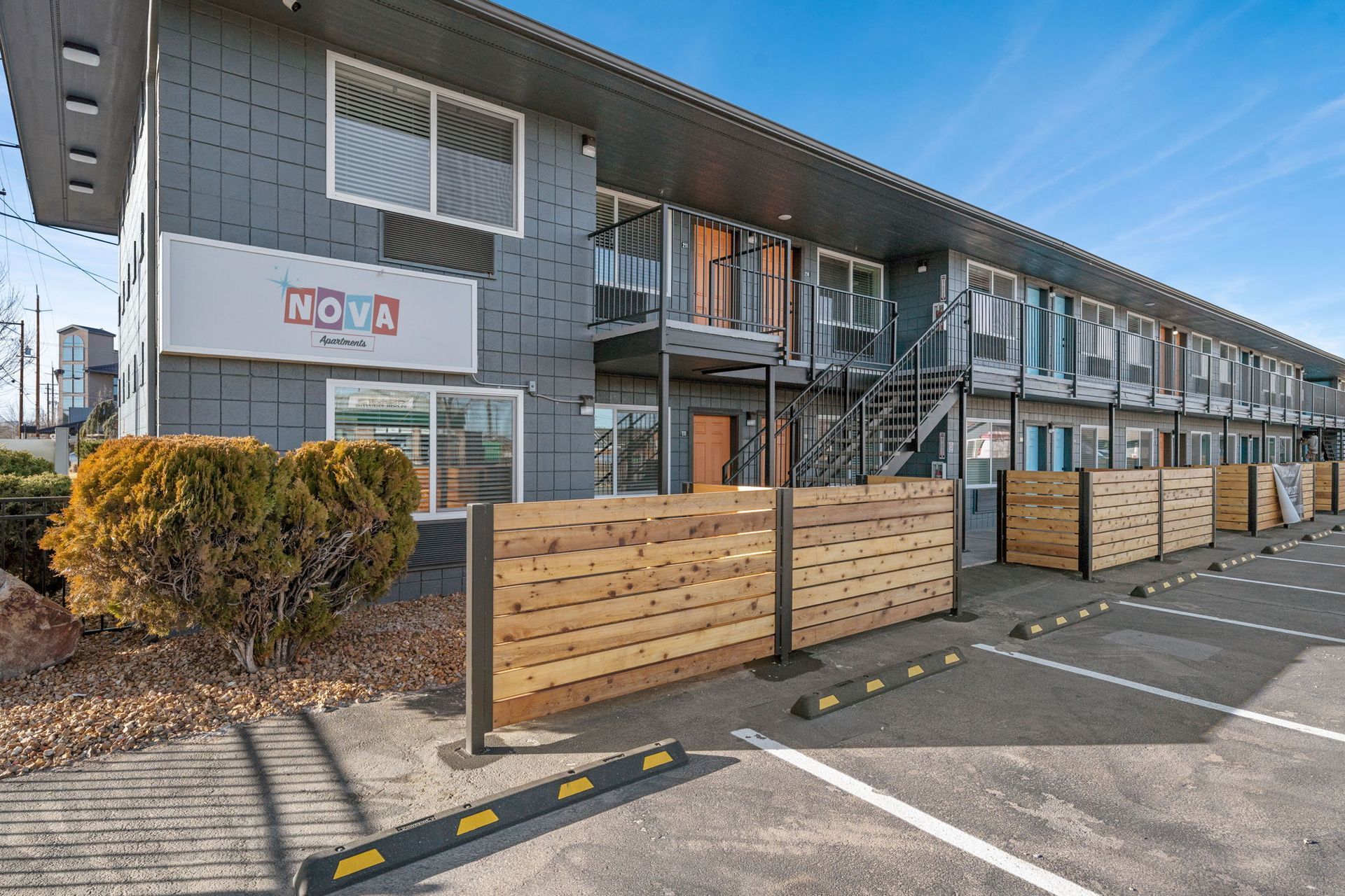 Exterior image of The NOVA Apartments in Redmond, Oregon.