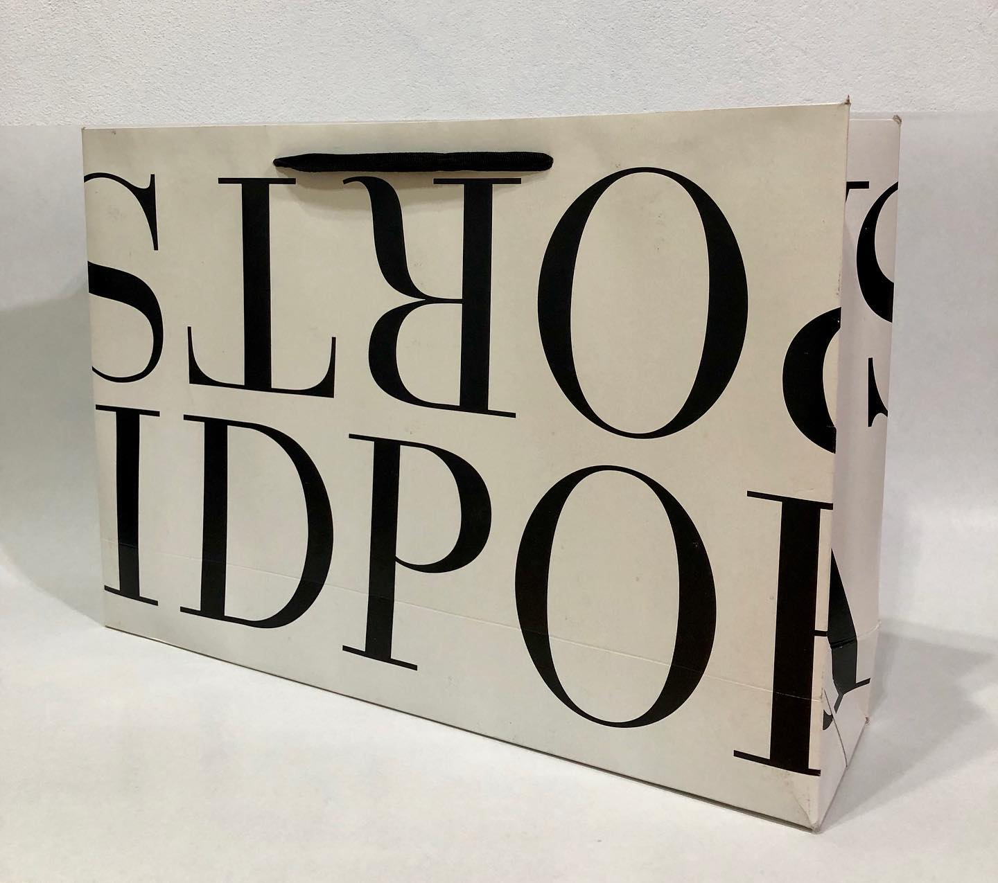 Una bolsa blanca que dice portsaid