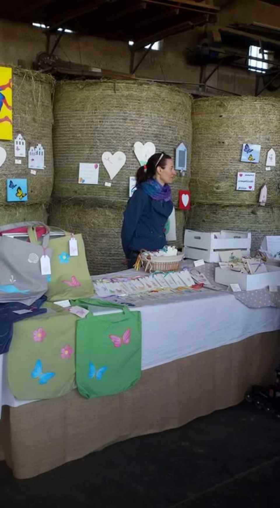 bancone con prodotti tipici