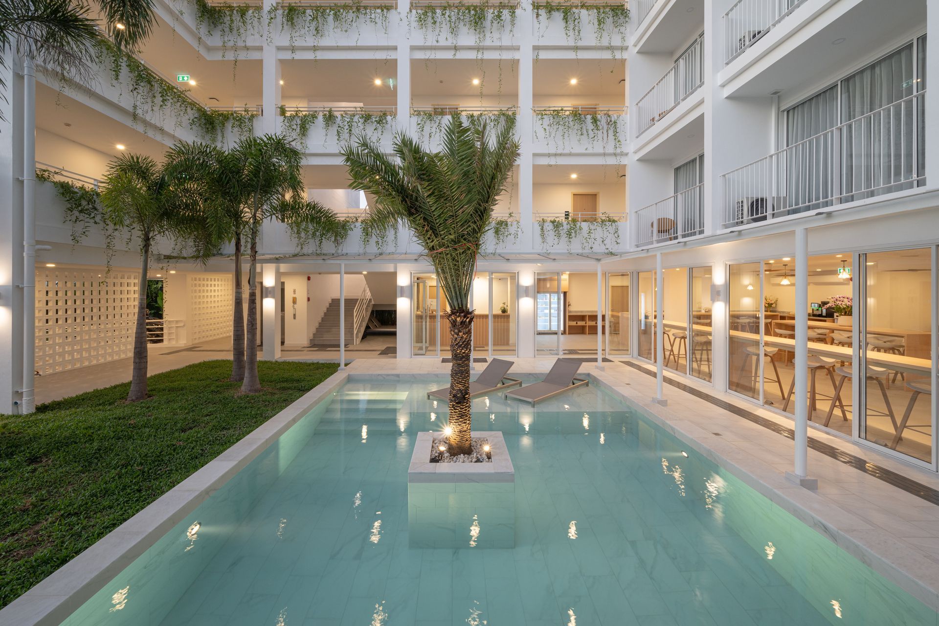 Lis Hotel Chiangmai - Pool