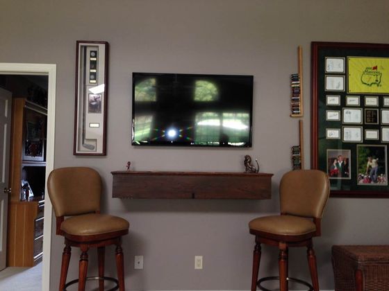 Television — Wall Television with Table and Chairs in Warren, OH