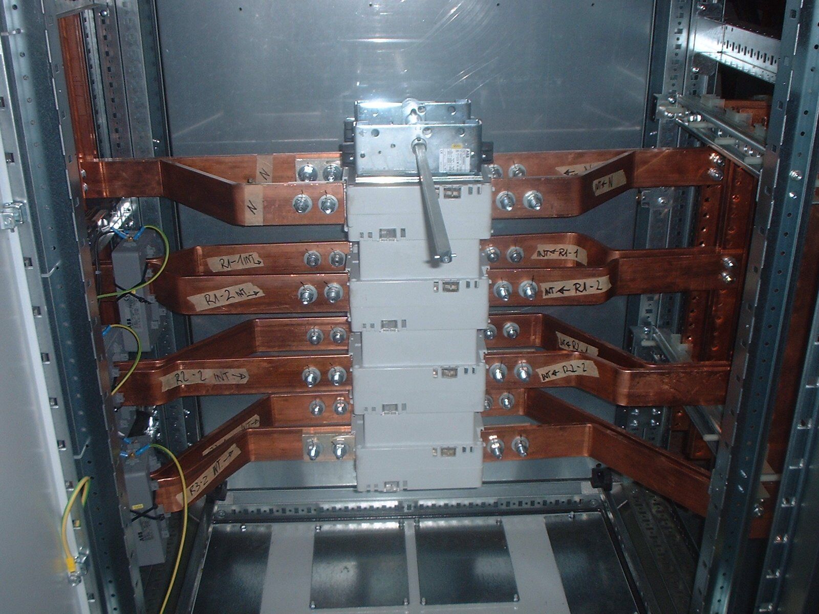 QUADRI ELETTRICI DI DISTRIBUZIONE