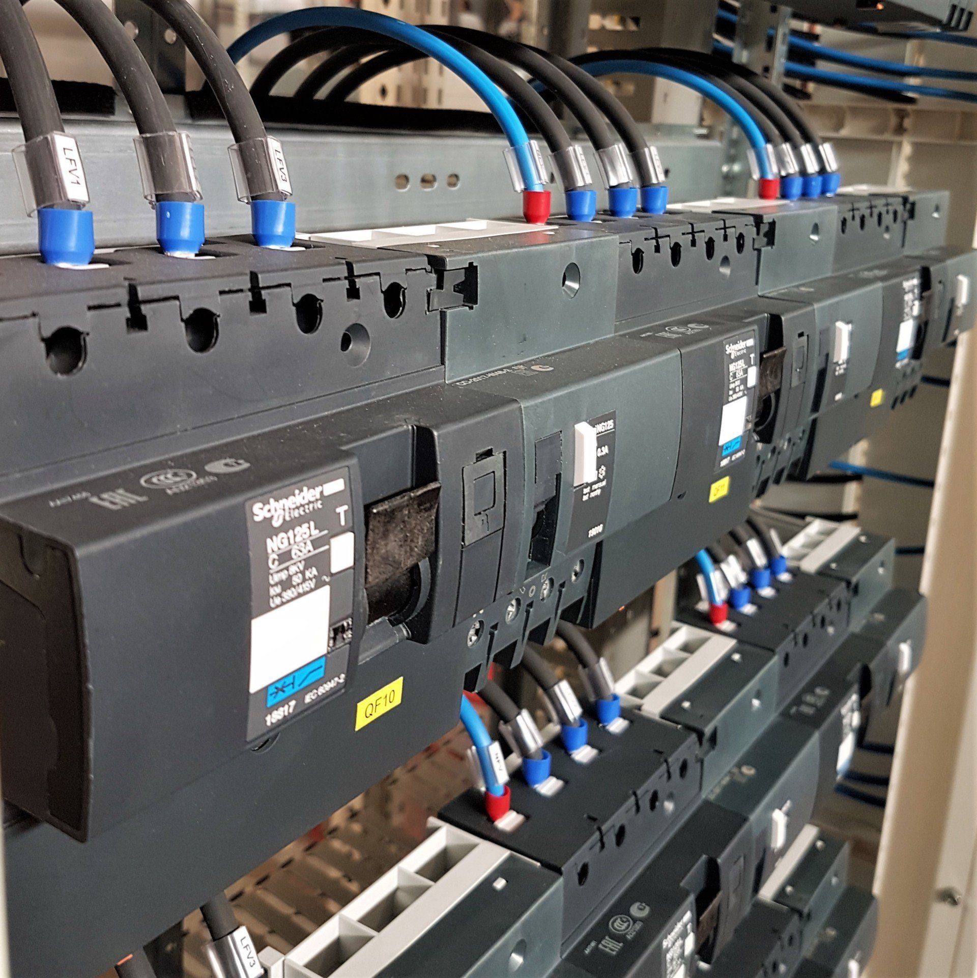 QUADRI ELETTRICI DI DISTRIBUZIONE