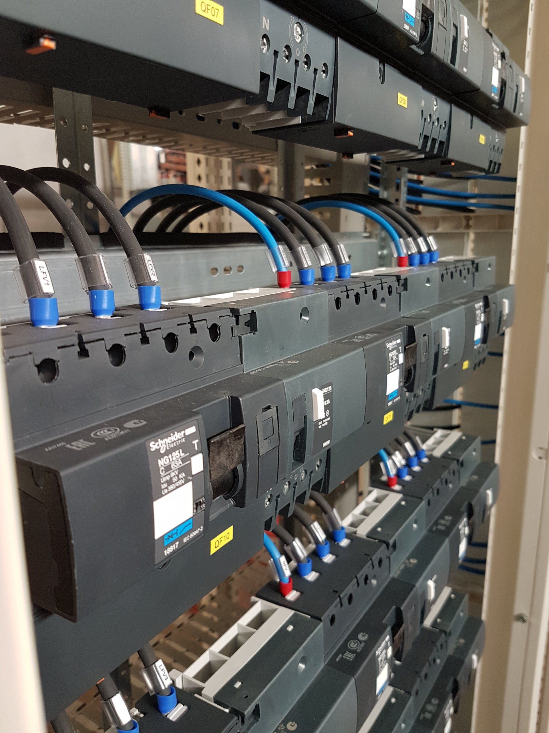 Impianti elettrici industriali e civili - installazione e manutenzione