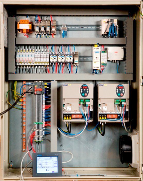 installazione di scatola elettrica per interni