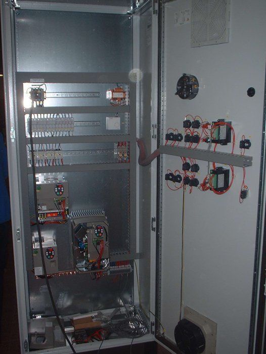 assistenza su quadro elettrico industriale