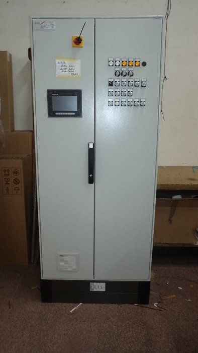 scatola elettrica di distribuzione