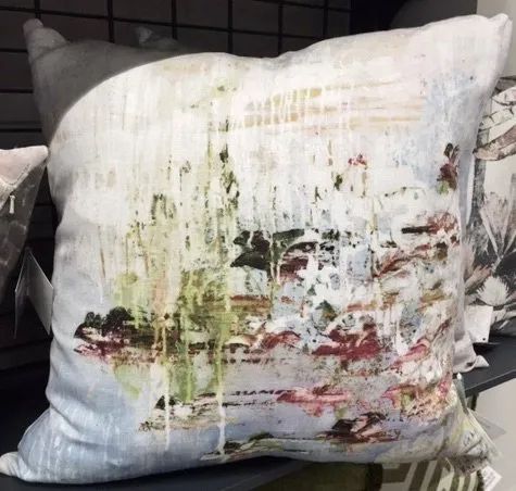 cuscini a Bologna con fantasia colorata astratta