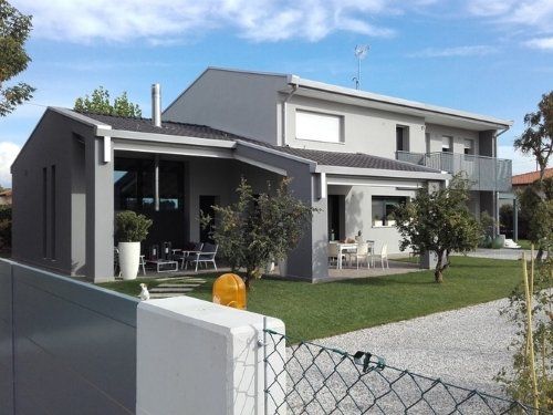 Villa con ampio giardino