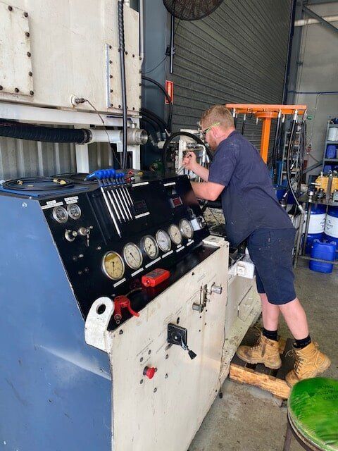 Quentin — Hydraulic Repairs in Paget, QLD