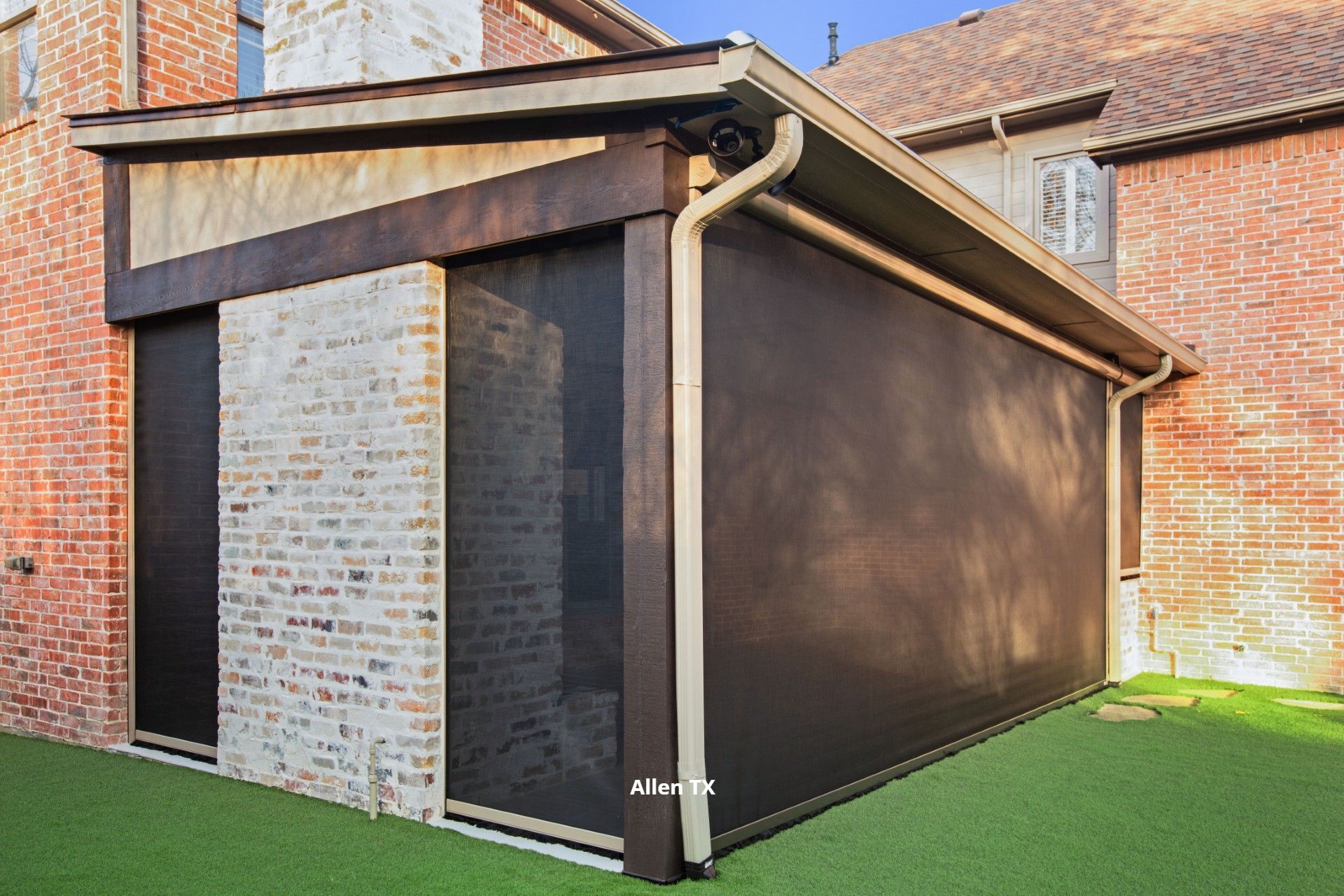 Automatic patio shades for ultimate comfort by the pool