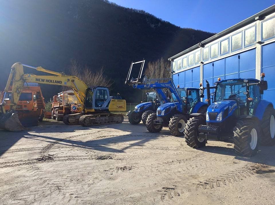 veicoli da lavoro presso officina meccanica