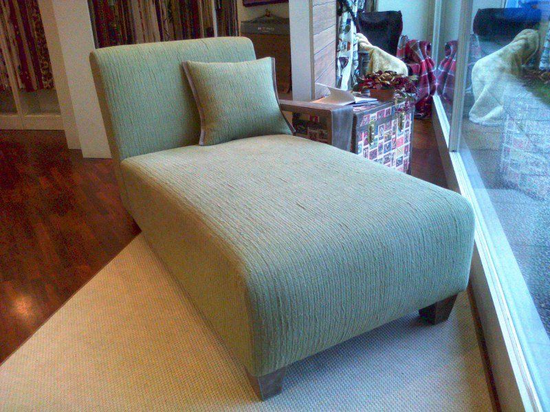 poltrona relax in stoffa con cuscino abbinato