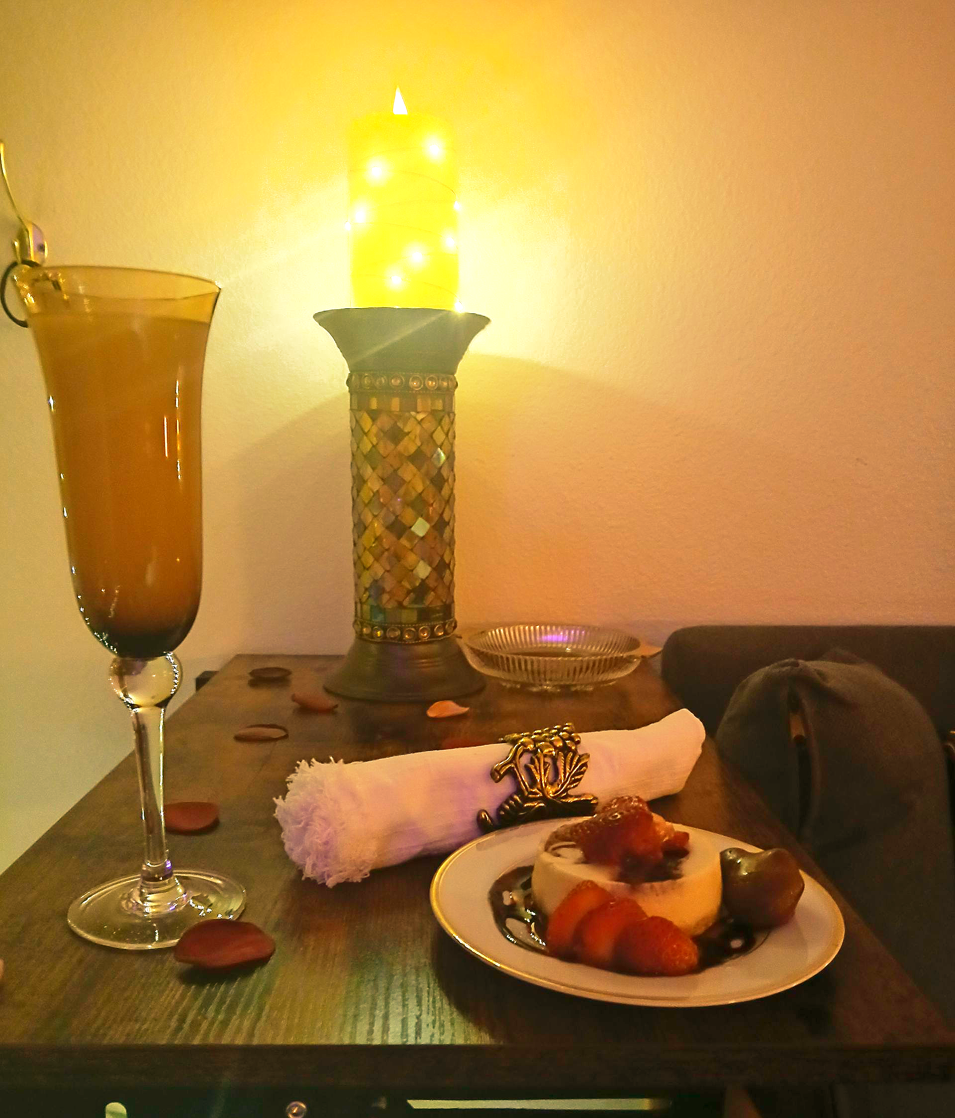 Enjoy the extra ambiance, refreshments, and confections for your Couples Massage at Lion's Paw Massage in Cody, Wyoming !