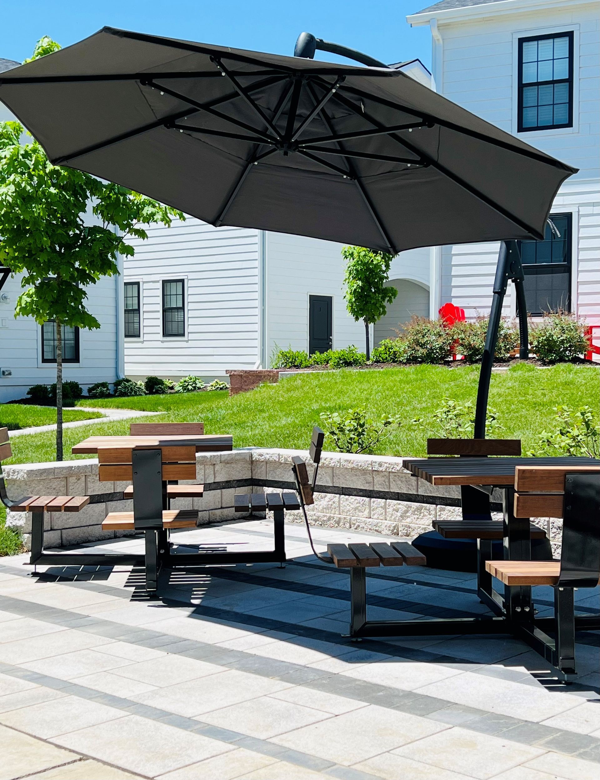 the bungalows on the lake outdoor picnic with seats