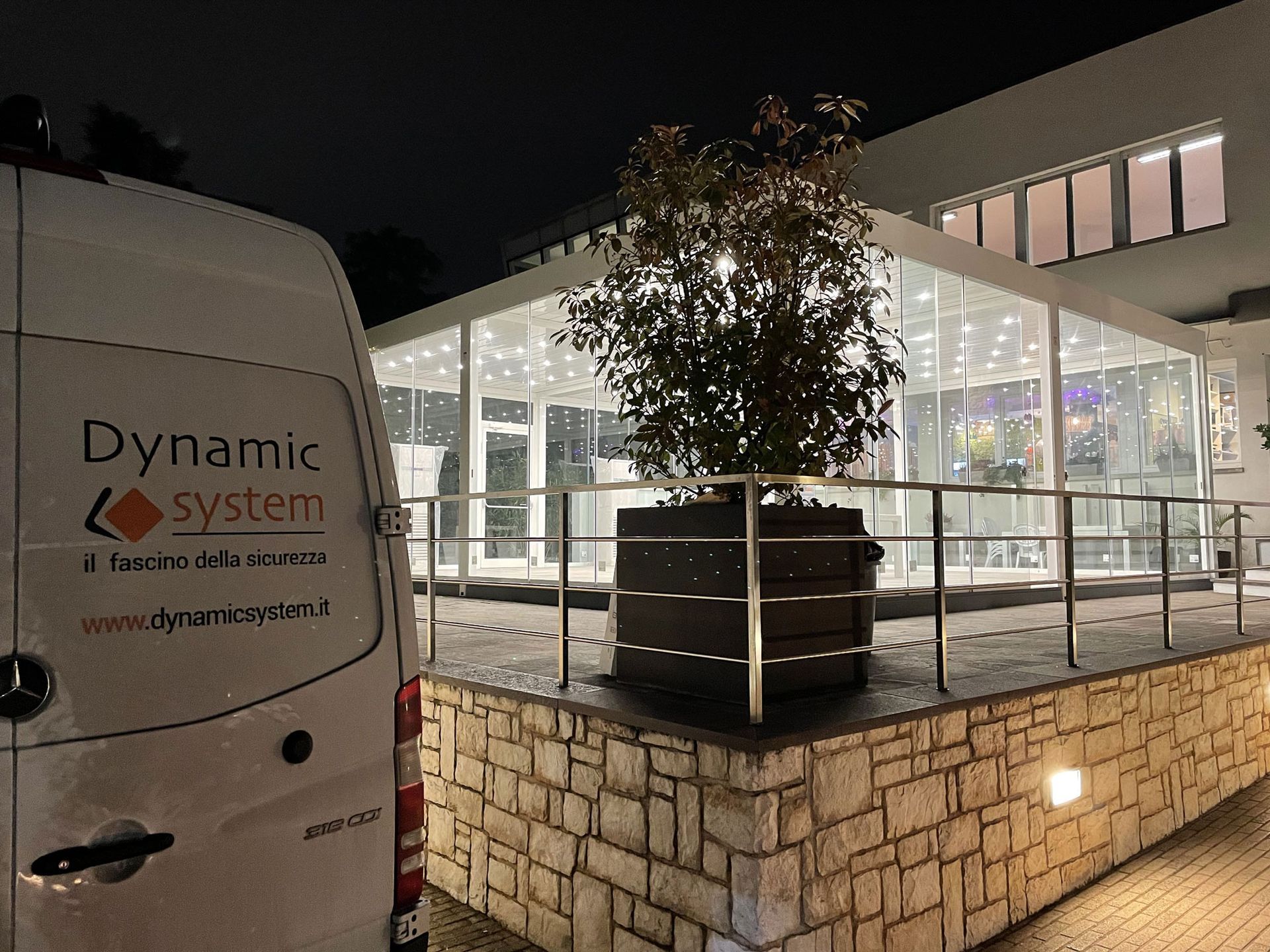 dehor esterno con vetrata panoramica