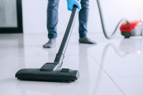 Floor cleaning with Vacuum