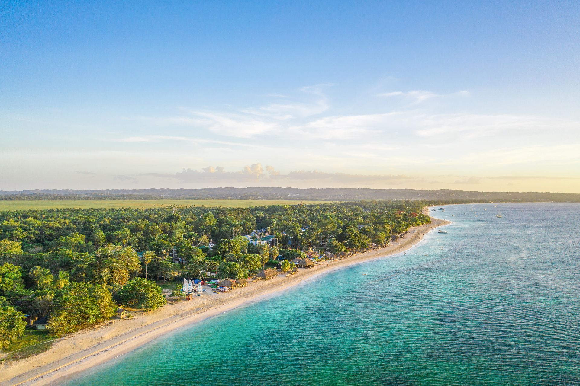 Addicted to Seven mile beach in Negril Jamaica? 5-reasons we just can't stop.