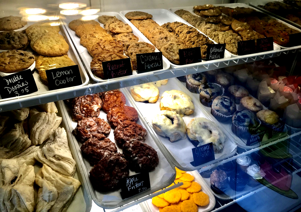 Bakery - Simply Cakes Bakery &amp; Eatery in Dothan, Alabama