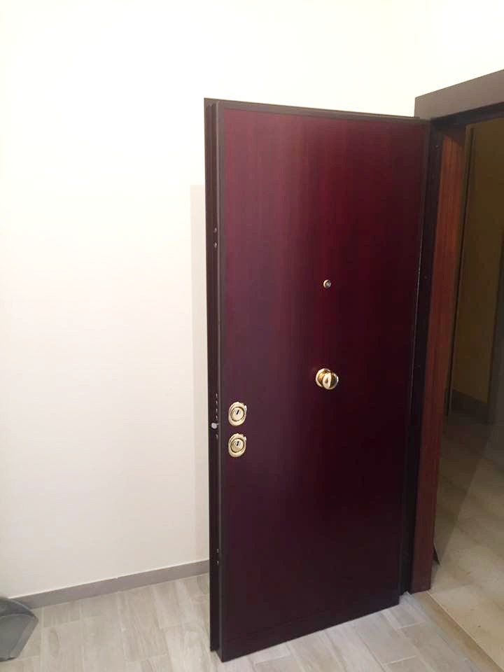 Porta blindata aperta