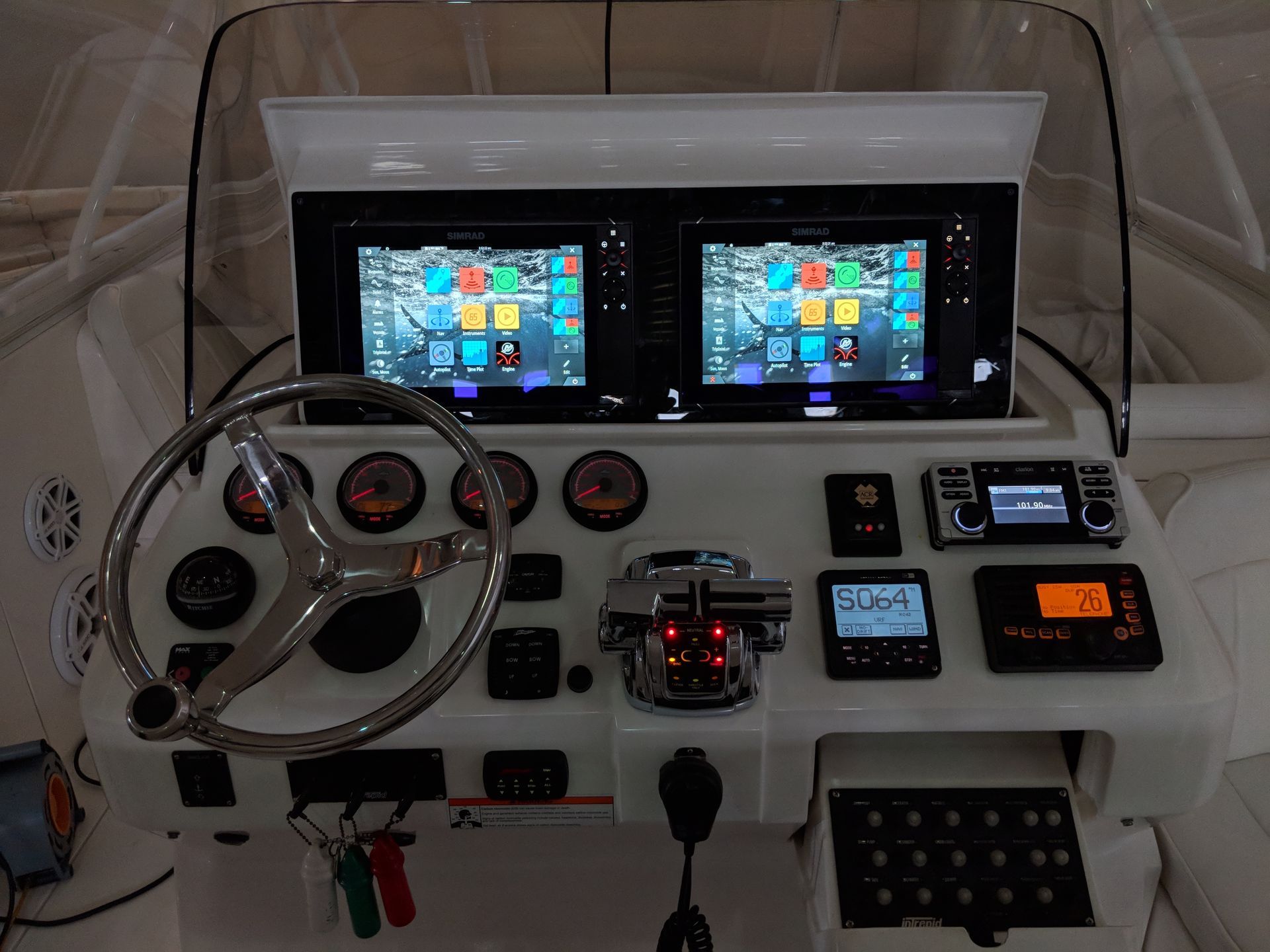 Professional marine GPS and dual display electronics installation