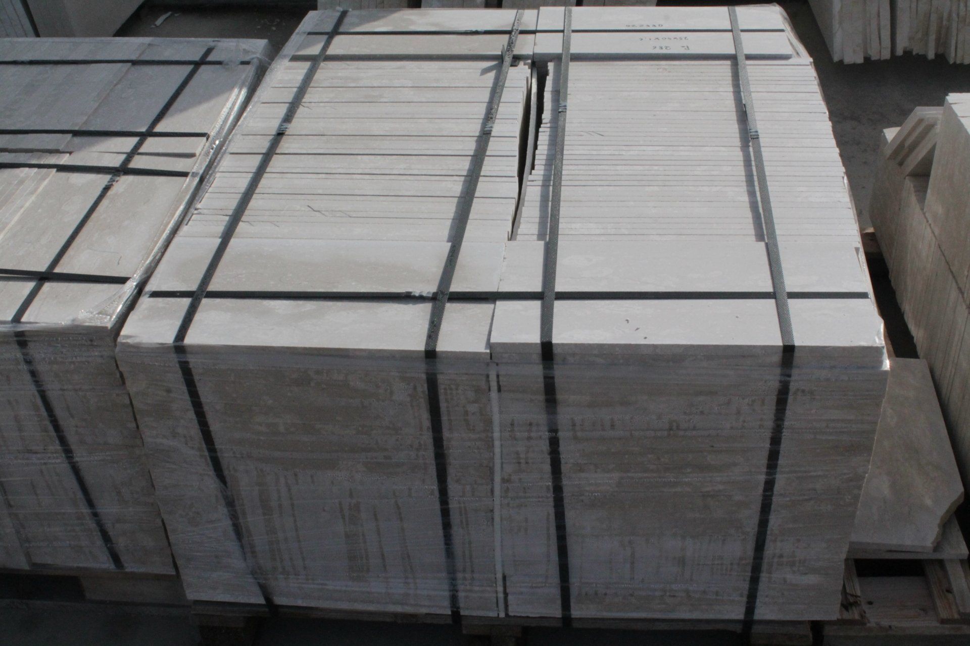 Marmette Perlato Coreno