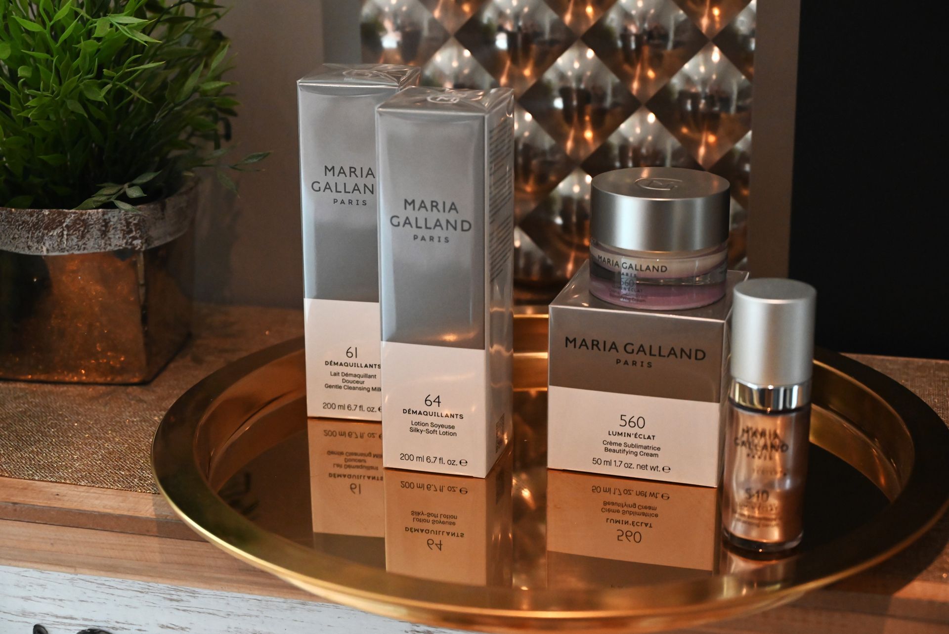 Un plateau avec des produits Maria Galland dessus