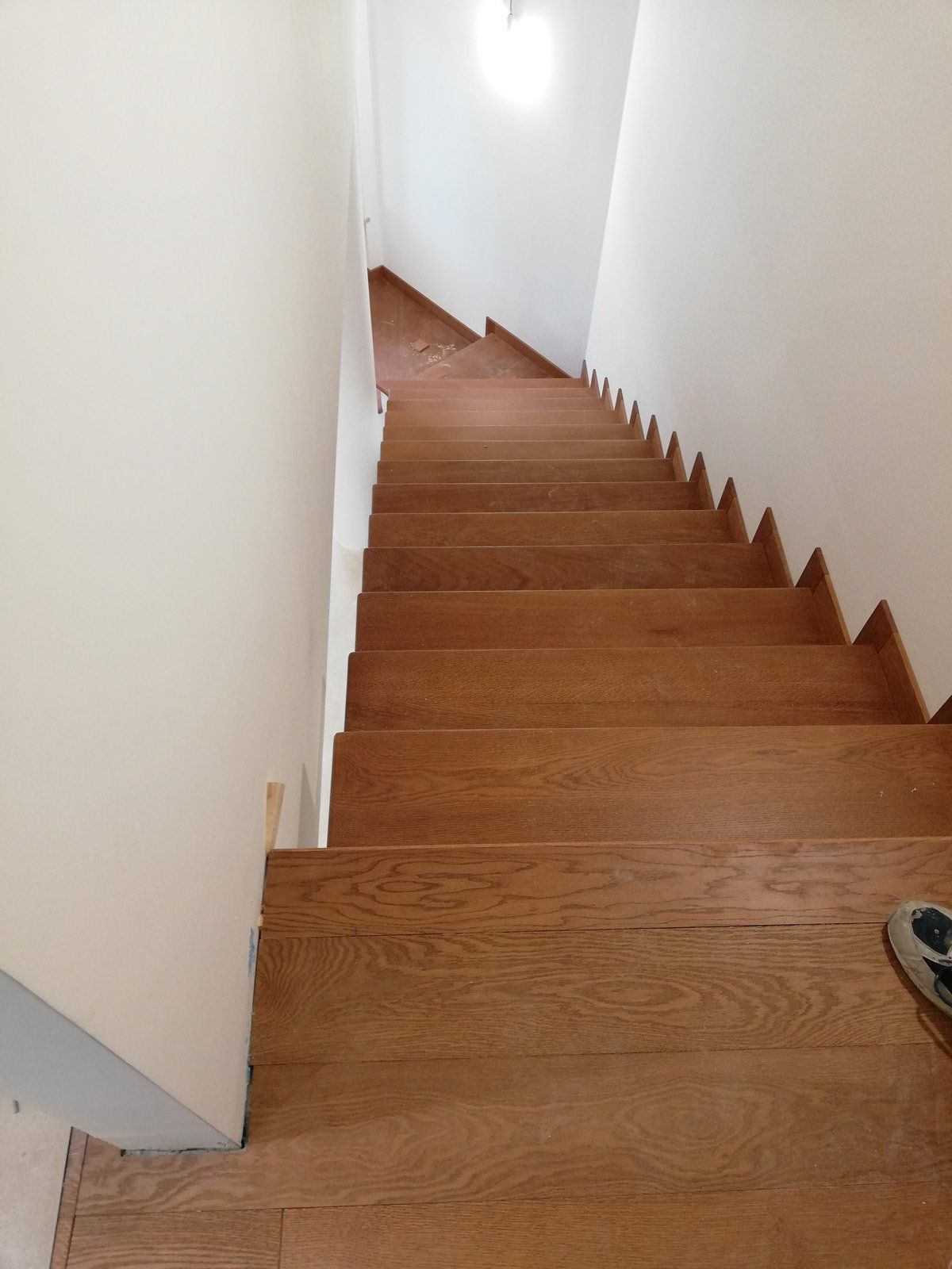 scalinata in legno, tipologia parquet,  produzione parquet Vinchiaturo, produzione parquet Campobasso, parquet Molise, parquet da interni Campobasso