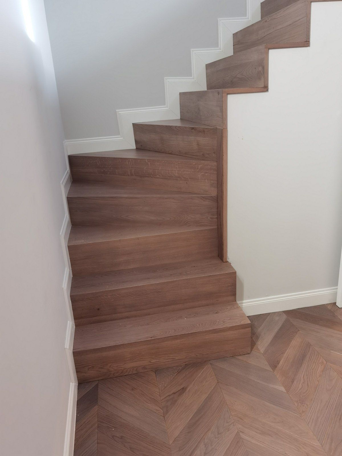 realizzazione scale su misura in legno, tipologia parquet,  produzione parquet Vinchiaturo, produzione parquet Campobasso, parquet Molise, parquet da interni Campobasso