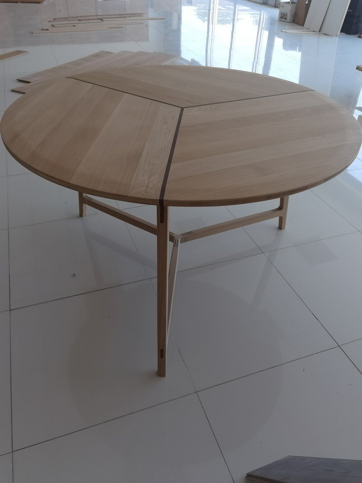 tavolo rotondo in legno