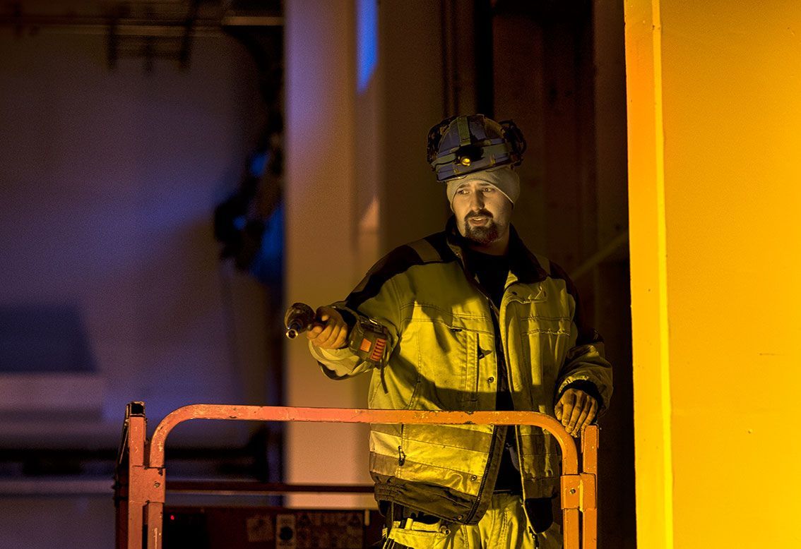 Mikael monterer port