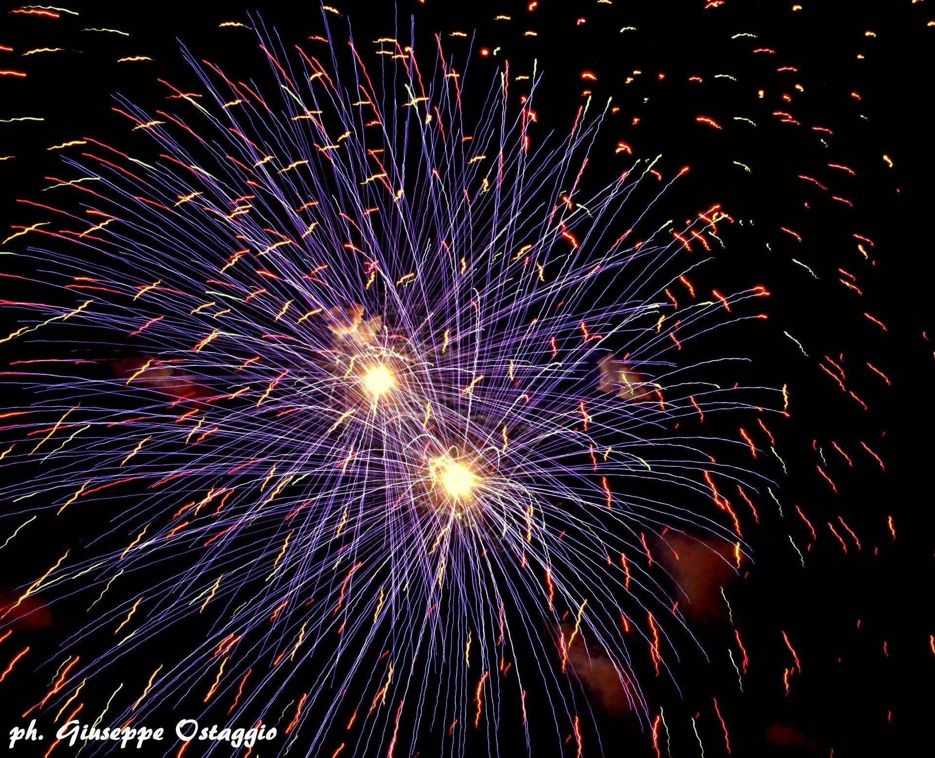 Fuochi artificiali viola