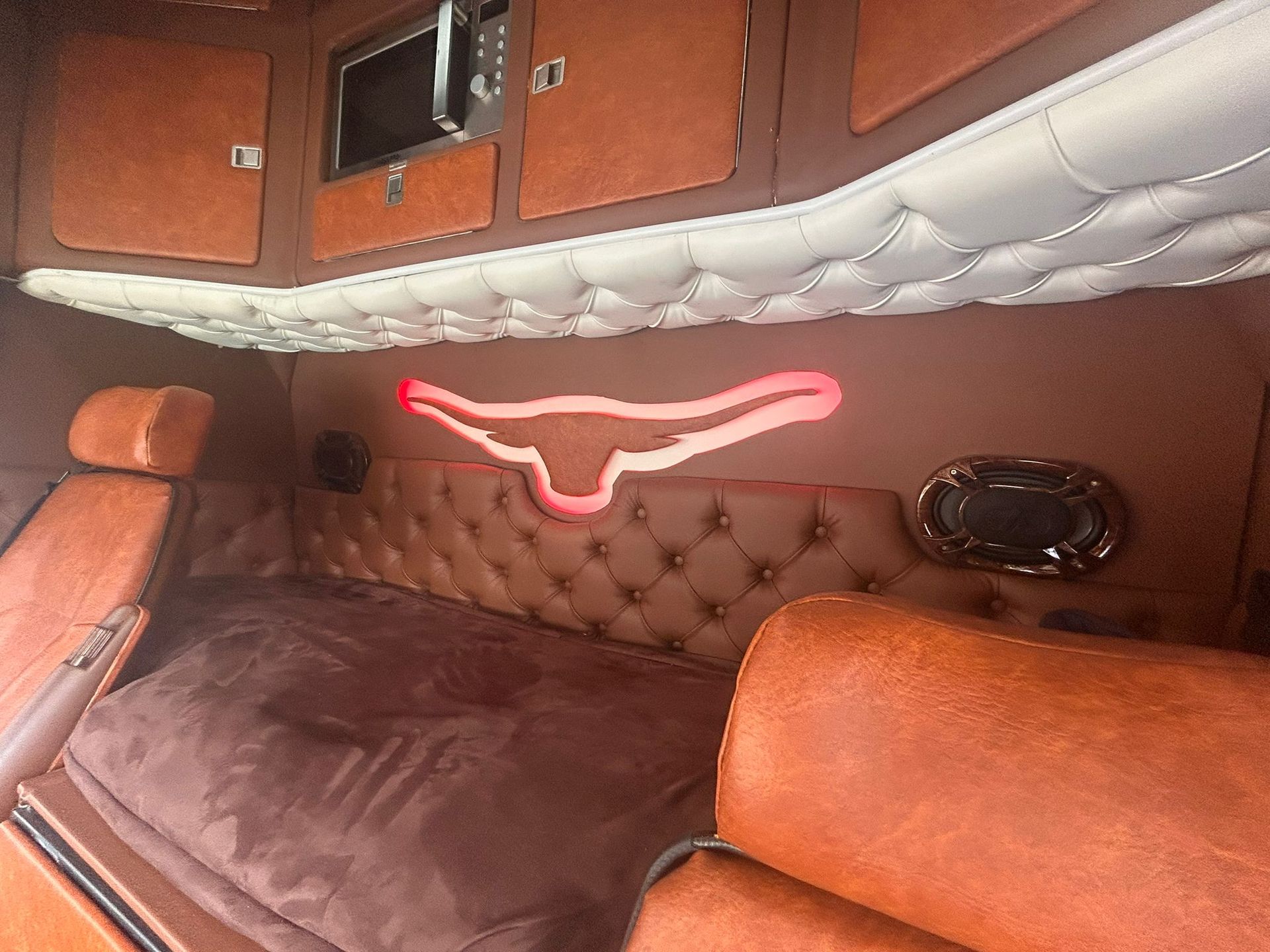 Zeilmakerij Road&River zeilmakerij stoffeerderi