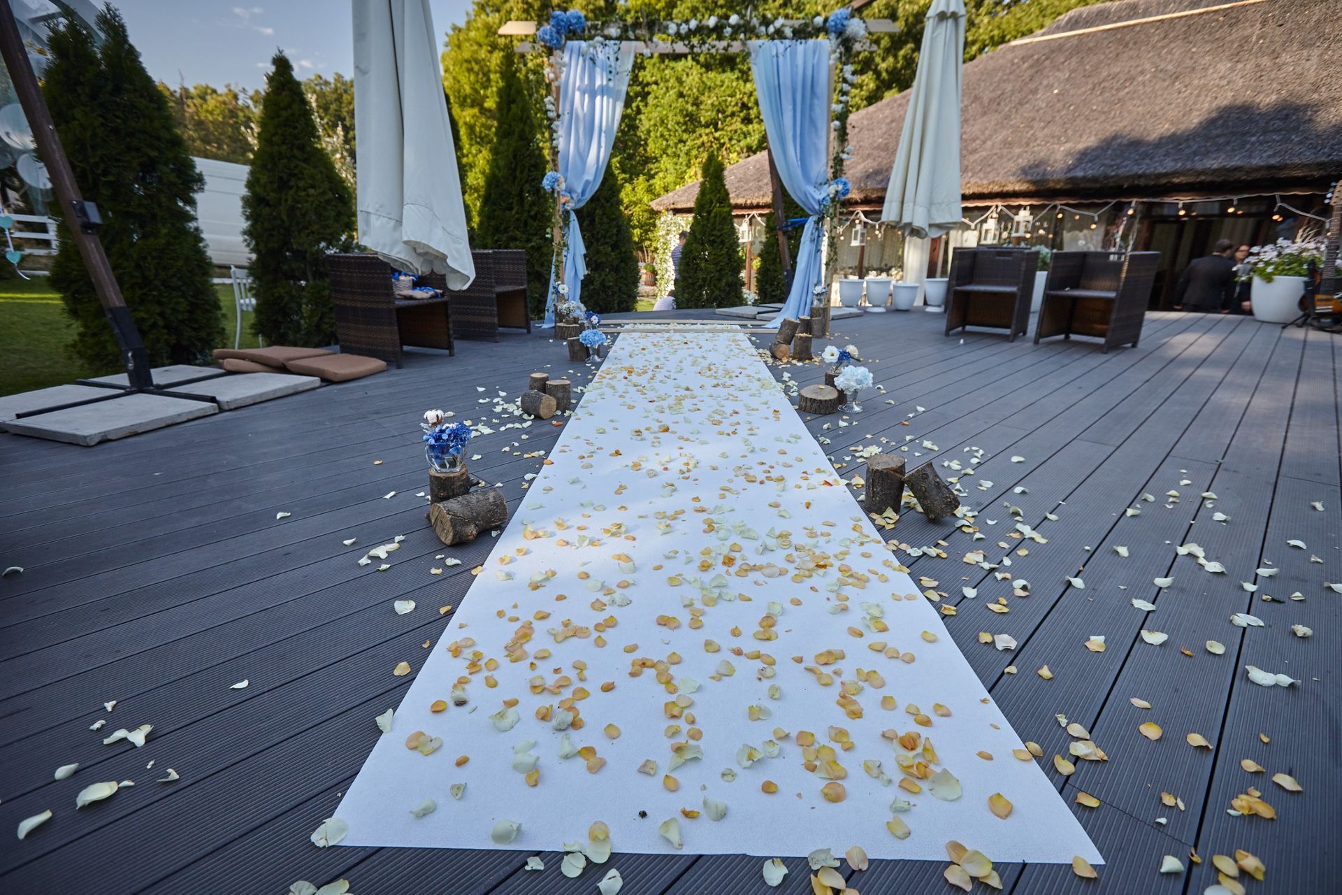 Wedding Aisle Runners: Add a Touch of Elegance to Your Ceremony