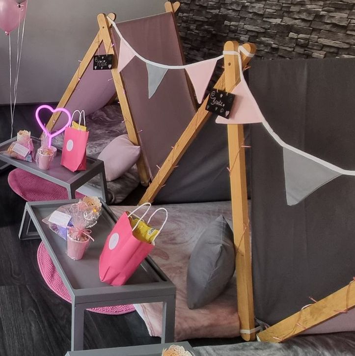 Love and Laugh Parties Pretty in Pink, pink and grey themed sleepover party Reading Berkshire