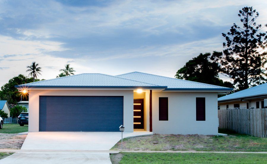 Telford Garage Front — Peto's Constructions In Strathdickie, QLD