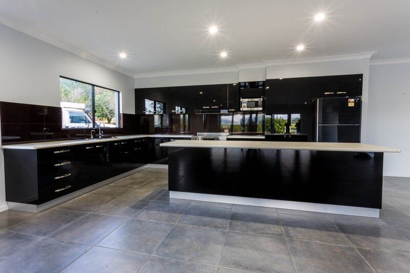 Black & White Countertop — Peto's Constructions In Strathdickie, QLD