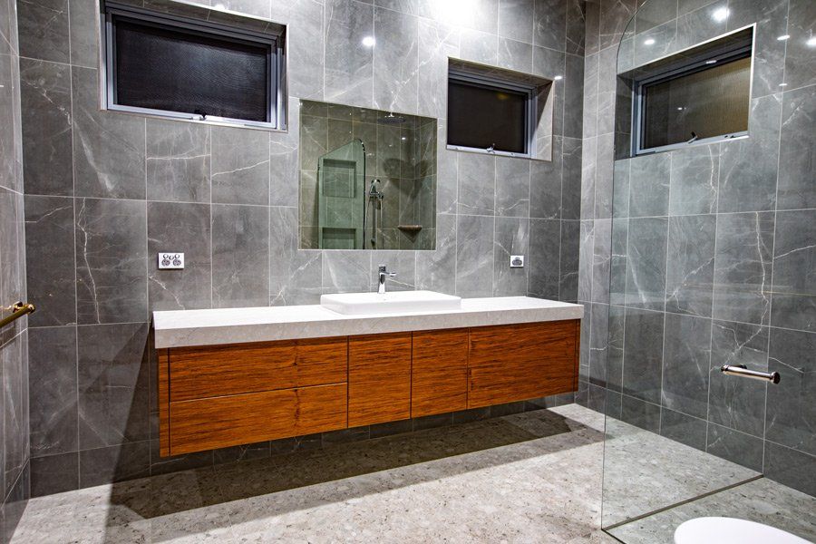 Modern Bathroom — Peto's Constructions In Strathdickie, QLD