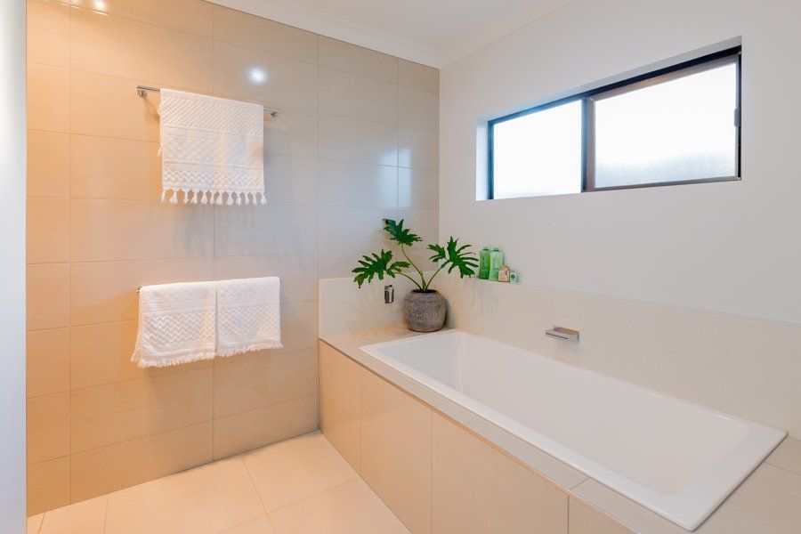 Whitsunday Acres Bath Room— Peto's Constructions In Strathdickie, QLD