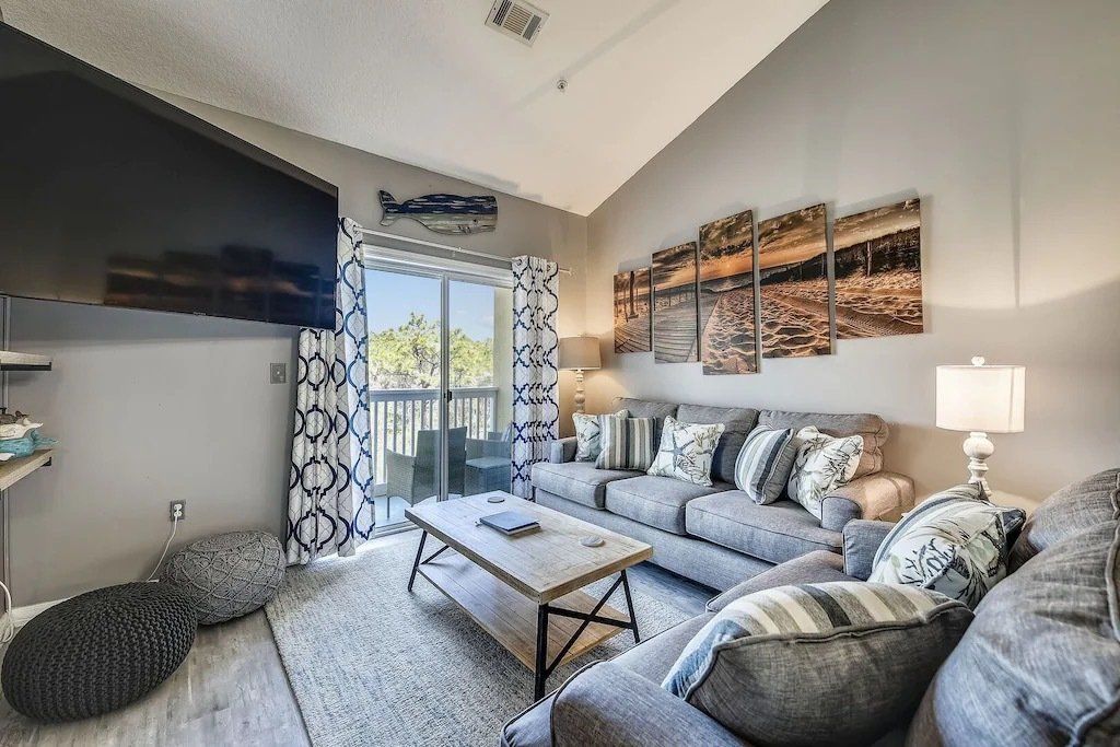 Casa Del Mar living area