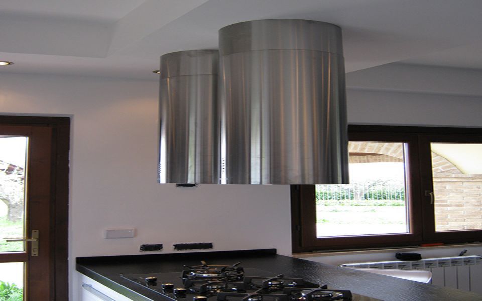 cucina con aspiratore centrale