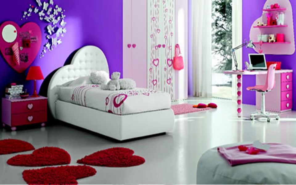 cameretta per bambina con arredi a tema cuore